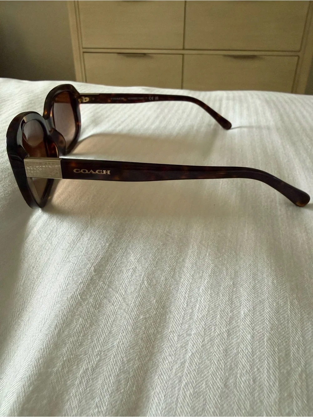COACH Tortoiseshell Women's Fashion Sunglasses - Brown Lenses